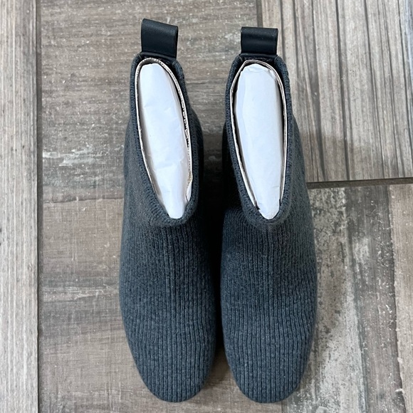 Everlane Dark Grey Ribbed The Wool Glove Knit size 9 - Picture 4 of 10